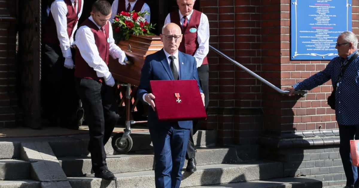 Pogrzeb Felicjana Andrzejczaka. Poruszający gest prezydenta