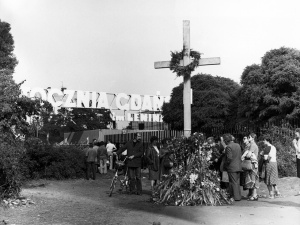 [Kartka z kalendarza] 27 sierpnia 1980 r. strajk w Stoczni Gdańskiej relacjonowało ponad 200 zagranicznych dziennikarzy 