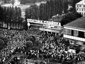 Premier Morawiecki i autorytety z całego świata opowiedzą w światowych mediach historię Solidarności
