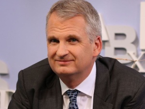 Historyk zatrudniony do promocji Polski niedawno porównywał J. Kaczyńskiego do Putina i obarczał go winą za Smoleńsk