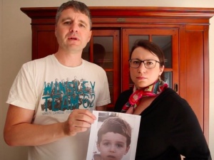 Holendrzy chcą aresztować rodziców 7-letniego autystycznego chłopca. Polska prokuratura: Nie wydamy rodziny