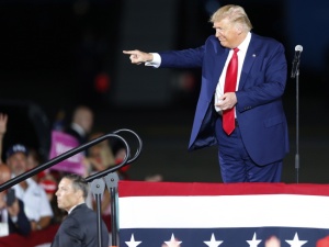USA. Sondaż: po konwencji Republikanów topnieje przewaga Bidena nad Trumpem
