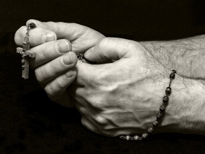 Tak, to broń. Do boju!. Szef Ordo Iuris odpowiada OMZRiK ws. bojowego różańca Żołnierzy Chrystusa