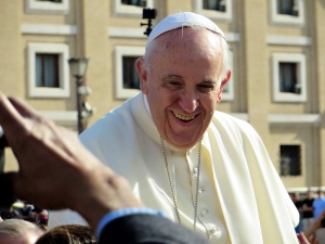 Papież: Krzyża nie nosi się z powodu przesądów ani dla ozdoby