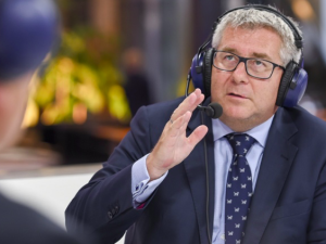 [TYLKO U NAS] KE straszy Polskę i Węgry art. 7. Czarnecki: UE jest nakręcana przez duże państwa członkowskie