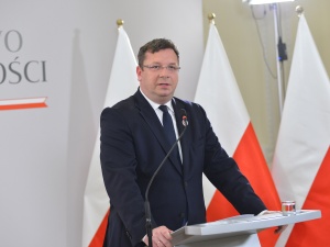 „Zaskoczymy transferami różnych osób”. Wymowne słowa wiceprezesa Solidarnej Polski