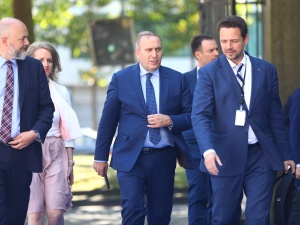 Politycy KO nie spotkają się w luksusowym hotelu? Nieoficjalnie: Decyzja zapadła