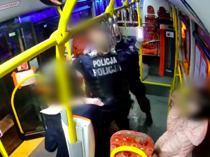 [WIDEO] Awantura w jeleniogórskim autobusie. To nagranie pokazuje jak było naprawdę