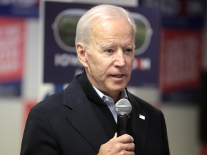 Biden: Żarówkę wynalazł czarnoskóry, a nie biały gość o imieniu Thomas Edison