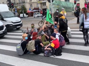 [video] Banda leni do roboty się weźcie! Wynoście się stąd!. Warszawiacy mają dość eko-aktywistów