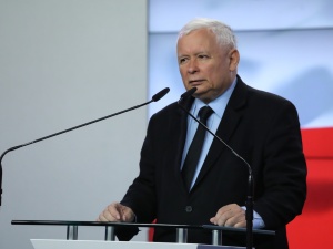 Zjawisko dewastujące życie publiczne (...) patologia. Kaczyński tak mocno o sądach nie mówił jeszcze nigdy