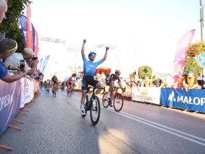 Finisz nie z tej ziemi kolarza z Israel Cycling Academy