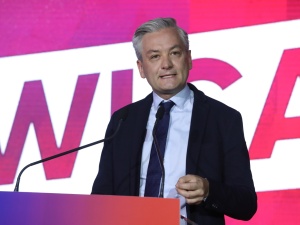 Sprawa słów Biedronia o tym, że PAD dehumanizuje osoby LGBT trafiła do prokuratury. Biedroń podtrzymuje stanowisko