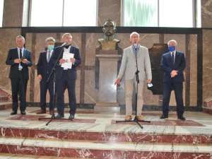 Otwarcie wystawy w Kielcach i wręczenie medali z okazji 40-lecia Solidarności