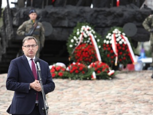W dołach katyńskich odnajdywano stosy Virtuti Militari czy Krzyży Niepodległości. Multimedialna wystawa IPN  o inwazji sowieckiej