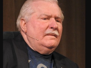 Gdańsk: Zbulwersowany Wałęsa wyszedł ze sztuki o Solidarności i... poszedł na piwo