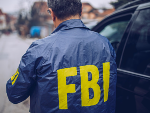 Szef FBI ostrzega: Rosjanie próbują ingerować w amerykańską kampanię wyborczą