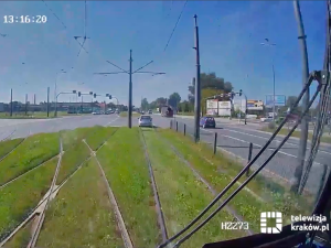 [Video] Autem po torach? Czemu nie… Zobacz, szokujące nagranie