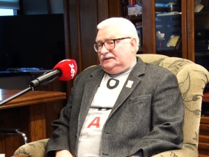 [video] Lech Wałęsa o pieśni wykonanej na jego cześć: Krótko