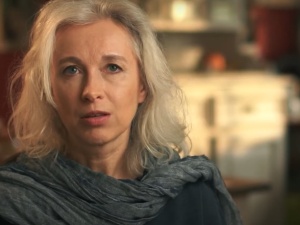 Dlaczego pisowcy są tacy brzydcy. O, to Gretkowska nie wyjechała?