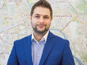 Zamieszanie ws. artykułu Wyborczej o manipulacjach Barta Staszewskiego. Patryk Jaki komentuje