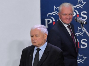 „Nic nie wiadomo”. Pierwsze komentarze po oświadczeniu liderów Zjednoczonej Prawicy