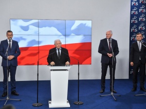  Rekonstrukcja rządu i deklaracja wspólnego startu w kolejnych wyborach. Rzecznik PiS ujawnia treść umowy koalicyjnej ZP