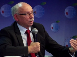 Podpisali tajny protokół... Janusz Lewandowski straszy treścią umowy koalicyjnej Zjednoczonej Prawicy