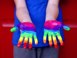 Ideolodzy genderyzmu LGBT z ograniczonym dostępem do brytyjskich szkół 