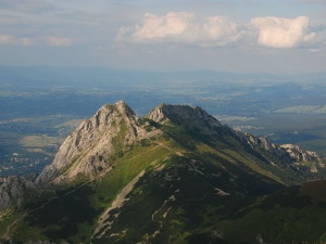 Na Giewont tylko w maseczce. Nowe zasady poruszania się po tatrzańskich szlakach