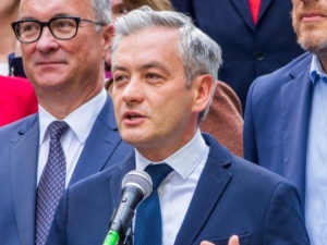 „Rządzić może »Rydzyk w garniturze«”. Biedroń uderza w Czarnka i… Giertycha
