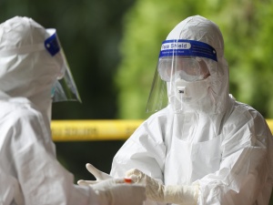 Koronawirus: Nowy raport MZ. Ponad 2 tysiące zakażeń, ponad 3 tys. hospitalizowanych