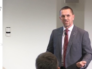 Prof. Flis: To będzie rozrywać PiS od wewnątrz