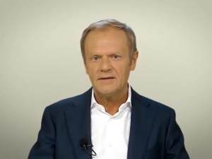 Nie bój się COVID-a. Bój się.... Donald Tusk kpi z Donalda Trumpa?