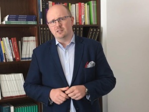 Mec. Kwaśniewski o więzieniu za obrazę LGBT: Środek cenzury wolności słowa. Wyjaśnienia posłów PiS nieodpowiedzialne