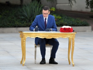 Premier: Zmiany w rządzie ułatwią wychodzenie z kryzysu