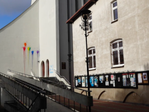 Macie krew na rękach. Aktywiści LGBT zbezcześcili kościół
