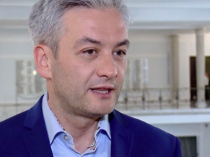Biedroń straszy: Rządy, które łamią praworządność nie otrzymają ani jednego euro