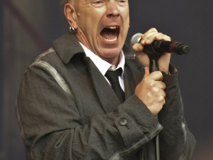 Bunt jest dziś po prawej! Johnny Rotten [Sex Pistols] zagłosuje na Donalda Trumpa