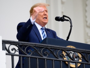 Pokonałem tego szalonego, chińskiego wirusa. Trump gotowy do walki w wyborach prezydenckich