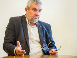 Karczewski: Ardanowski swoimi poglądami odbiega od poglądów kierownictwa PiS...