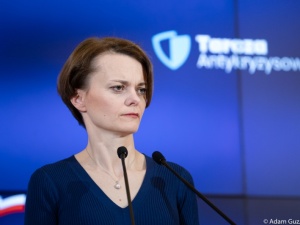 Te nagrody to.... Emilewicz tłumaczy się z przyznania 6 mln zł swoim pracownikom