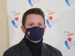 Oficjalnie: Rada Miasta przyjęła zmiany w SPPN. Warszawiacy zapłacą za parkowanie drugiego auta 1200 zł