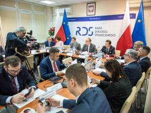 Opinia dotycząca powoływania i odwoływania członków Rady Dialogu Społecznego w okresie obowiązywania stanu zagrożenia epidemicznego albo stanu epidemii