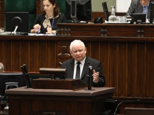 Jarosław Kaczyński odpowiada na krytykę. „Zęby bolą, gdy słucha się tych niedorzeczności”