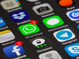 Niemieckie tajne służby z dostępem do Messengera i WhatsAppa