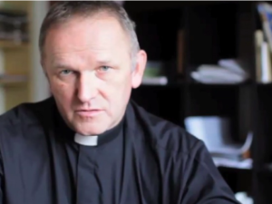 A prezesowi życzę, żeby tak miał do końca swoich dni. Ks. Lemański przemówił ws. wulgarnych protestów