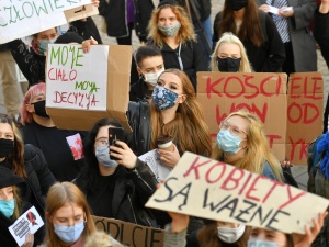 Ludzie noszą noże ze sobą. Znana polityk KO podała szokujący tweet