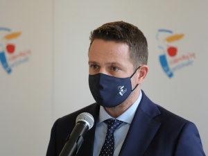 Rozpętał piekło w środku epidemii, a teraz eskaluje konflikt. Trzaskowski grzmi o oświadczeniu Kaczyńskiego