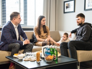 [Foto] Dzięki „S” rodzina białoruskiego opozycjonisty znów może być razem!
